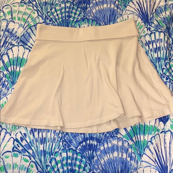 Cream skirt with embroidery on the back waist - Picture 1 of 4